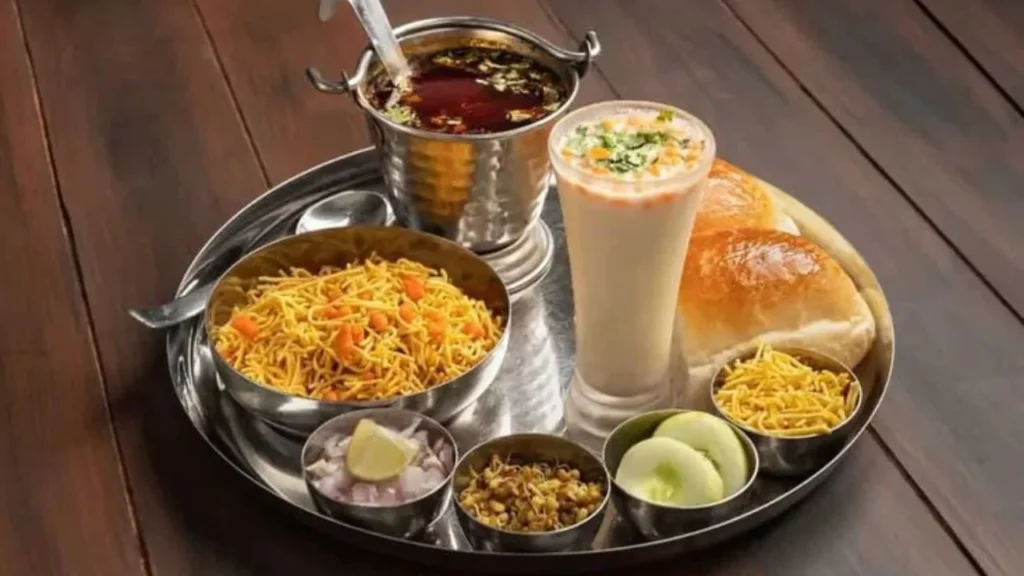 maharashtra famous food